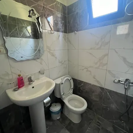 Eri Guest house